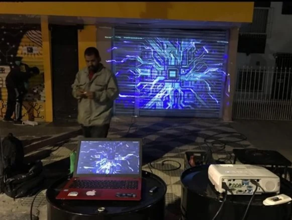 Evento preparado para a inauguração de uma loja Phone In Box